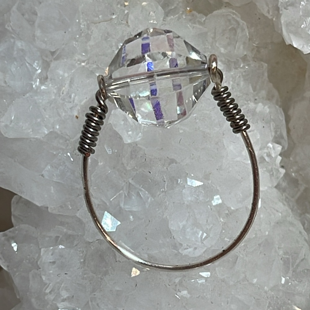 Handmade wire wrapped crystal beaded ring size 7.5✨